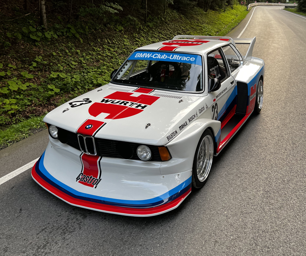 001/Club de Ultrace - Image 1